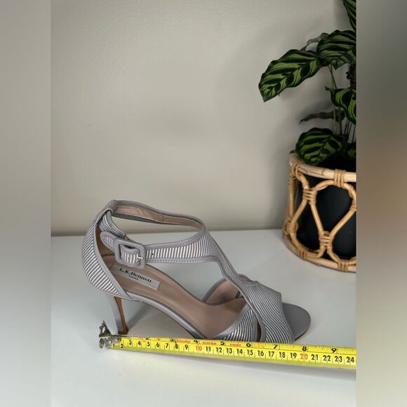 K. Bennett London Gray White Striped Christina Pumps Made in Italy, Size 9.5/40 - Picture 13 of 14